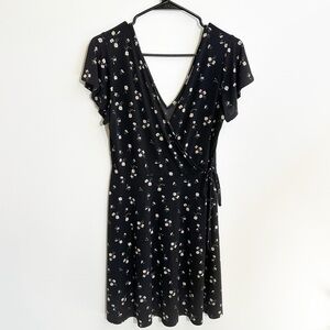 Kaileigh Floral Short Sleeve Dress Size Medium Great Condition
